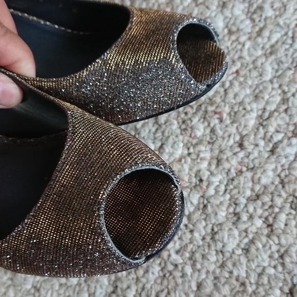 Stuart Weitzman Metallic Glitter Accents Slingback Sandals size 7M - Picture 4 of 14
